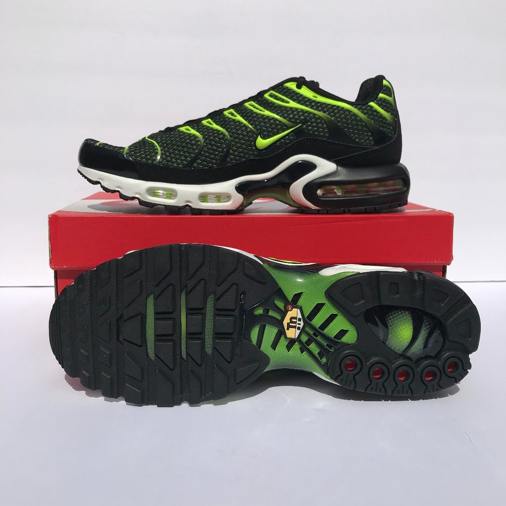 AIR MAX PLUS - Picture 5 of 8